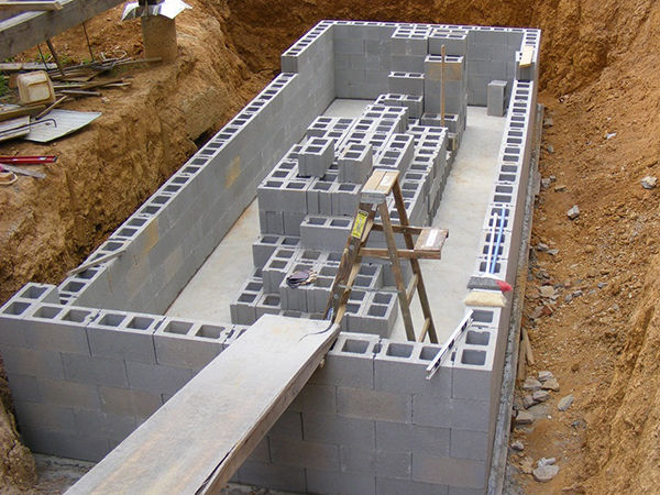 Drystacking a root cellar