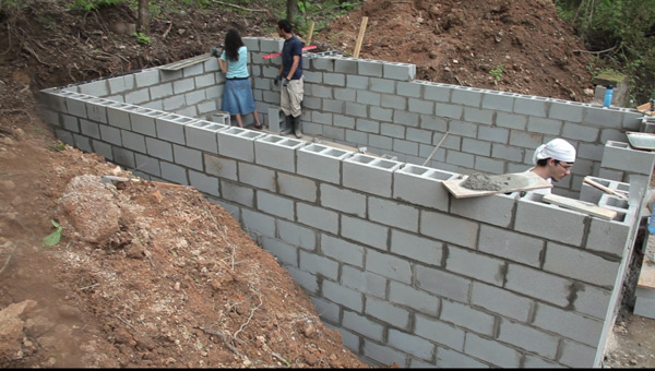 https://www.diystormshelter.com/images/shelter-walls-concrete-block.jpg